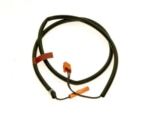 Temperaturfühler mit Kabel und Steckverbindung, hergestellt von Bosch. Der Fühler hat einen kupferfarbenen Anschluss und ist zur Temperaturmessung konzipiert.